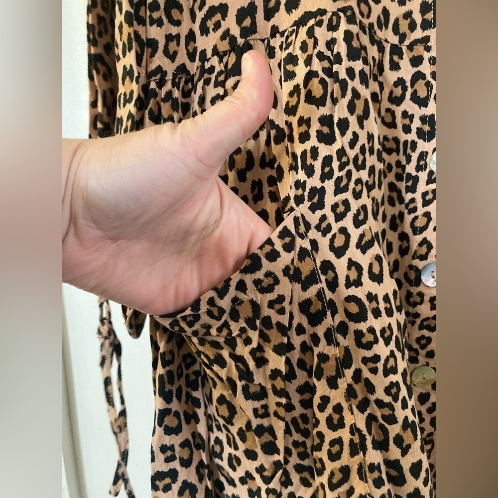 Entro Medium Button Down Blouse Leopard Print Mot… - image 4